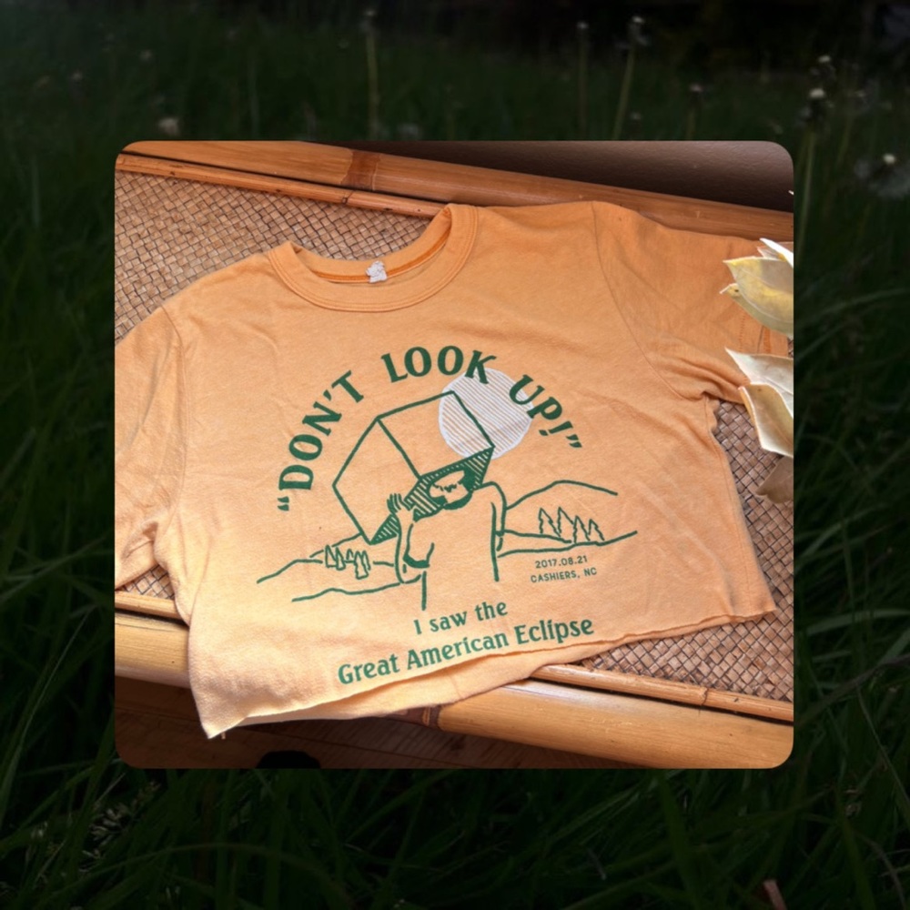 ✪✪✪ Cropped Eclipse Tee
